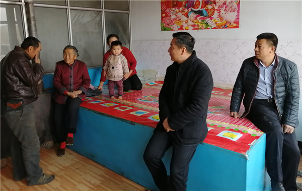 结对帮扶解民困 隆冬慰劳暖民气
